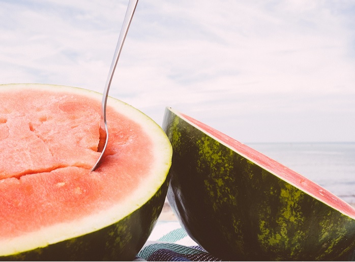 Ledöntünk egy mítoszt: a vízivás nem segít a száraz bőrön. - Holt-tengeri szépségkalauz 2 dinne